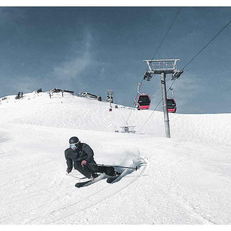 Atomic Maverick skis