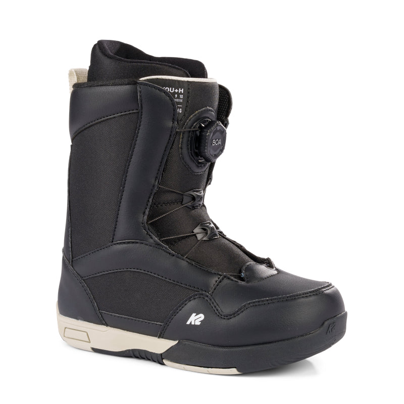 black snowboard boot