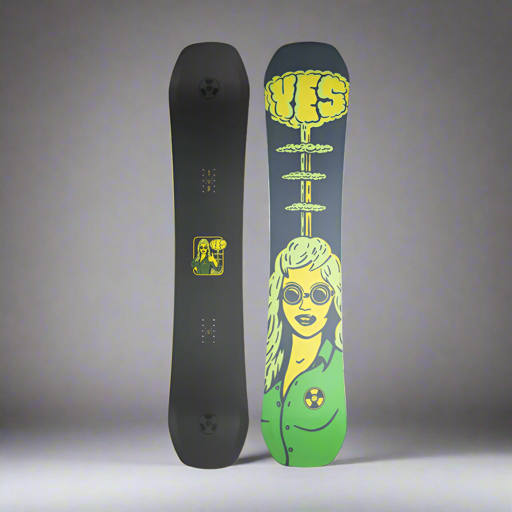 black snowboard