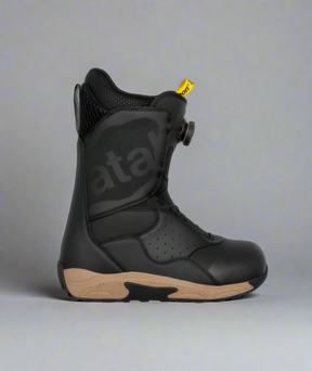 black snowboard boot